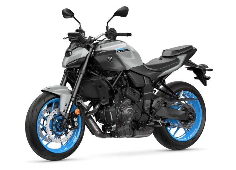 2025-Yamaha-MT07AS-EU-Ice_Storm-Studio2